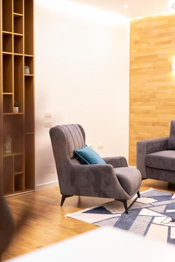 Exclusive 2 Bedrooms Apartment Tirana Bagian luar foto