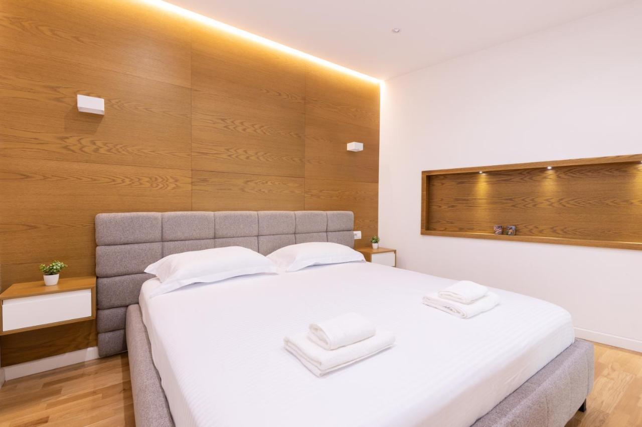 Exclusive 2 Bedrooms Apartment Tirana Bagian luar foto