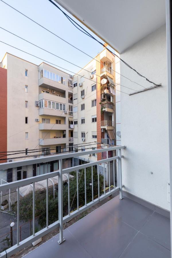 Exclusive 2 Bedrooms Apartment Tirana Bagian luar foto